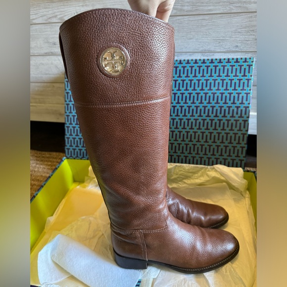 Tory Burch Junction Riding Boots in Almond Tumbled Leather 👢 - Picture 5 of 11